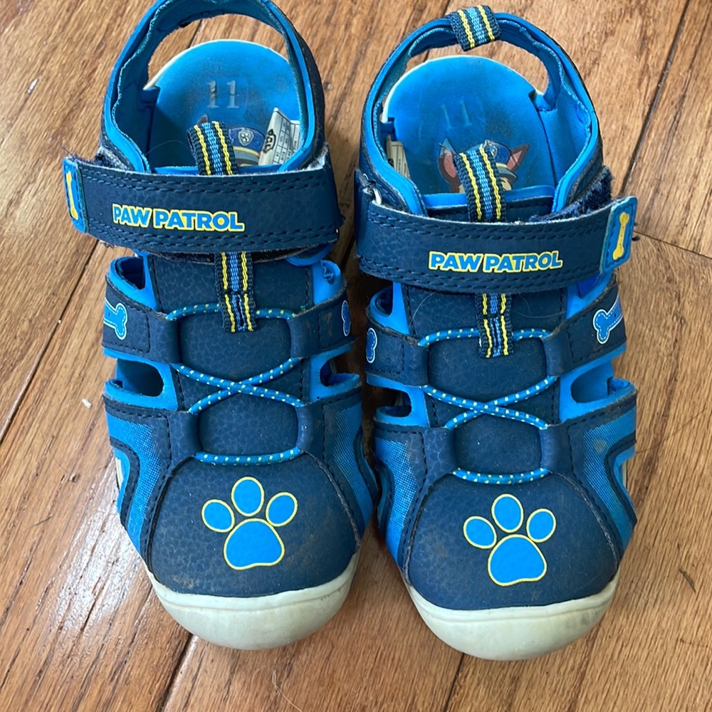 Light up Paw Patrol sandal size 11